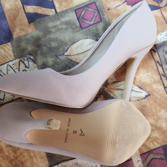 Ardene Women's Size 8B Beige Pumps - Pre-owned - Picture 2 of 5